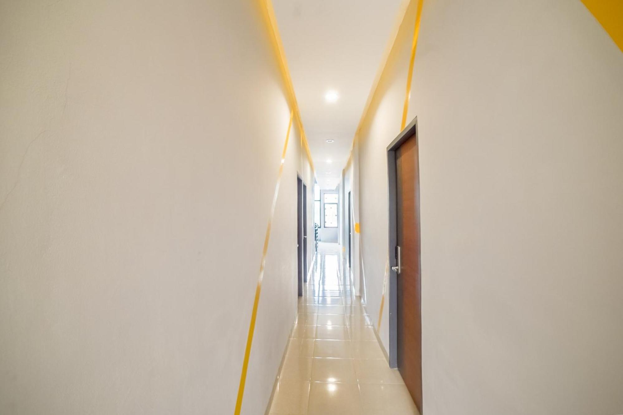 Capital O 90874 Millenium Inn 2 Medan Dış mekan fotoğraf