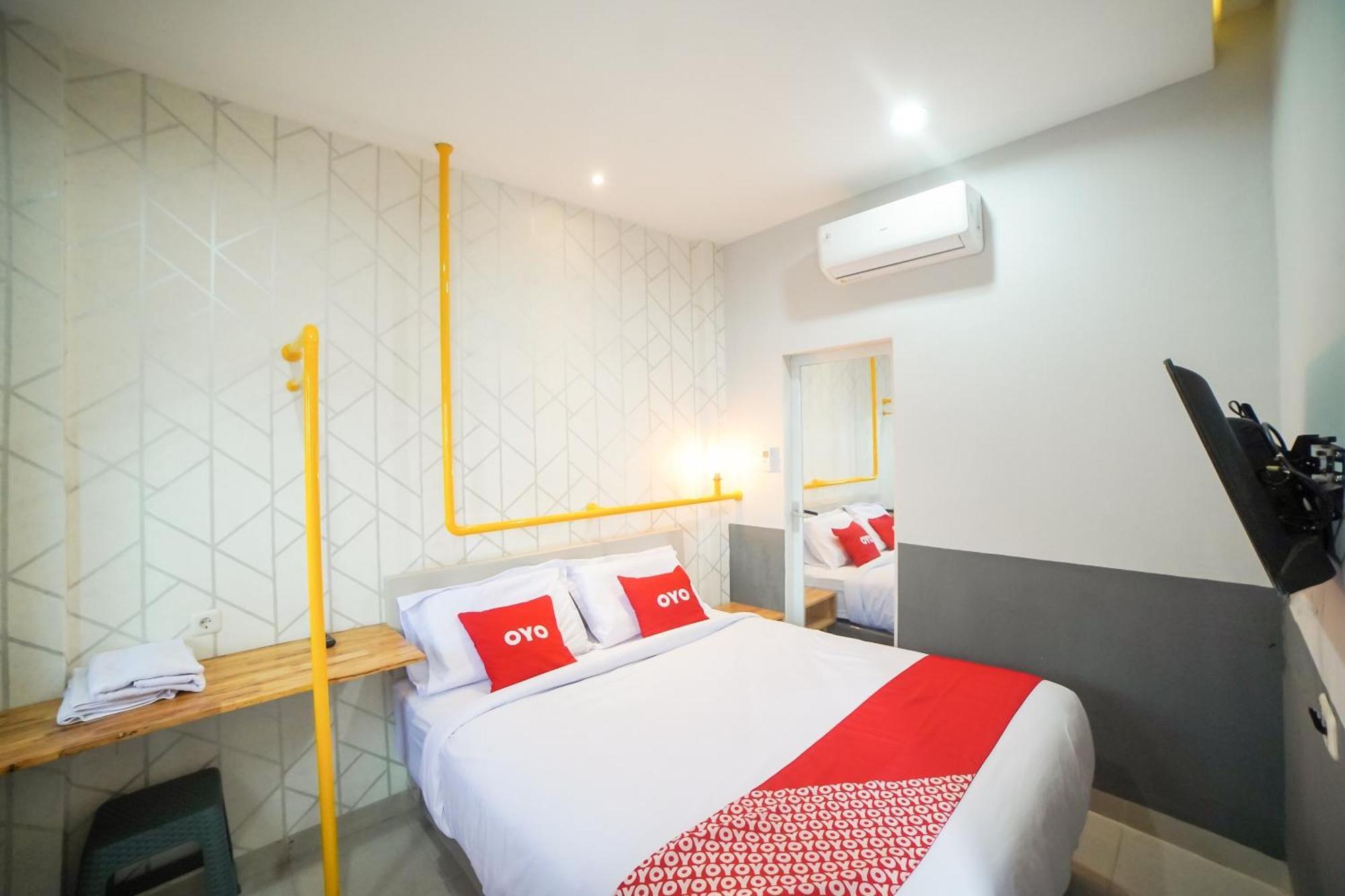 Capital O 90874 Millenium Inn 2 Medan Dış mekan fotoğraf
