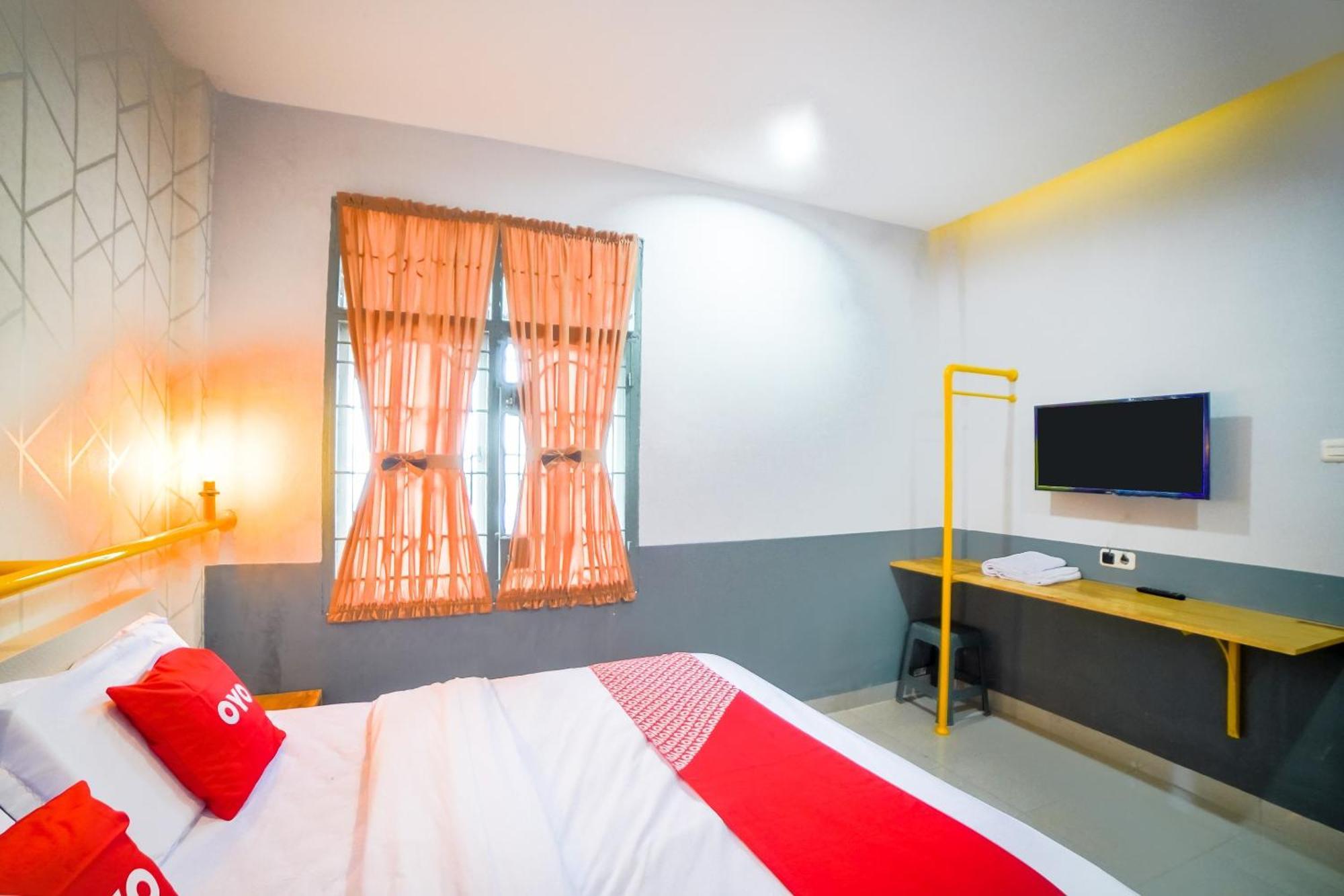 Capital O 90874 Millenium Inn 2 Medan Dış mekan fotoğraf